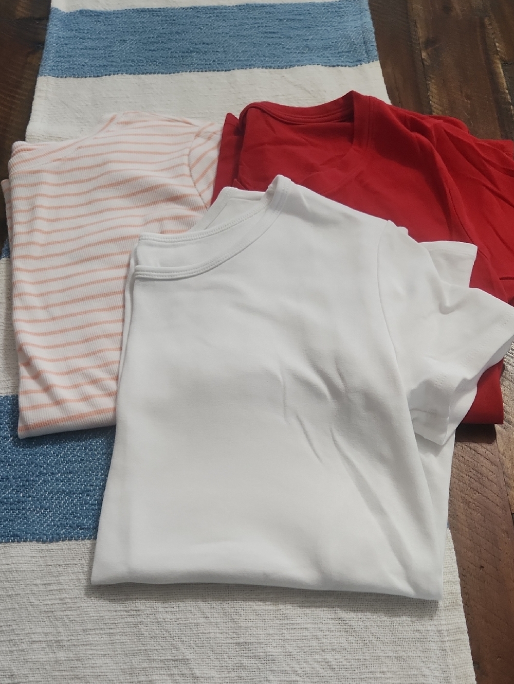 T-shirt lot of 3 extra small